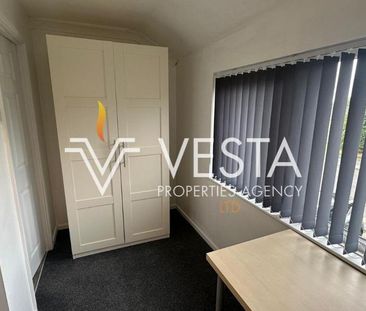 4 bedroom semi-detached house to rent - Photo 6