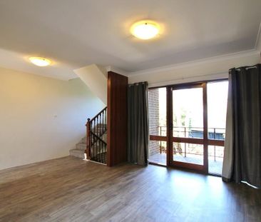 6/25 Palmer Street, Balmain NSW 2041 - Townhouse For Rent | Domain - Photo 2