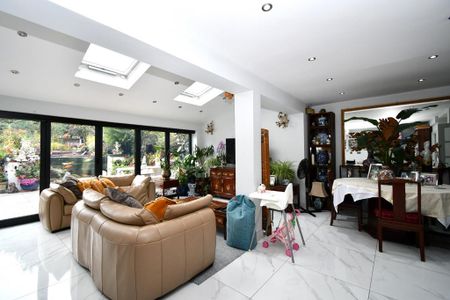 5 bedroom semi-detached house to rent - Photo 2