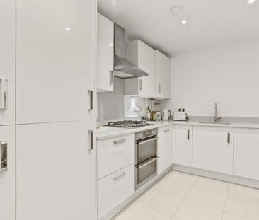 Semi-detached house to rent on - Photo 5