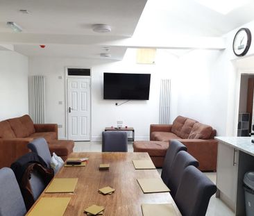 1 bedroom in a house share to rent - Photo 1