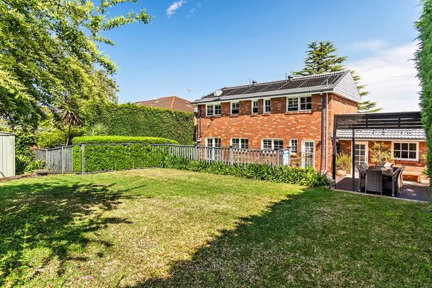 6 Tanami Close, Belrose NSW 2085 - House For Rent | Domain - Photo 1