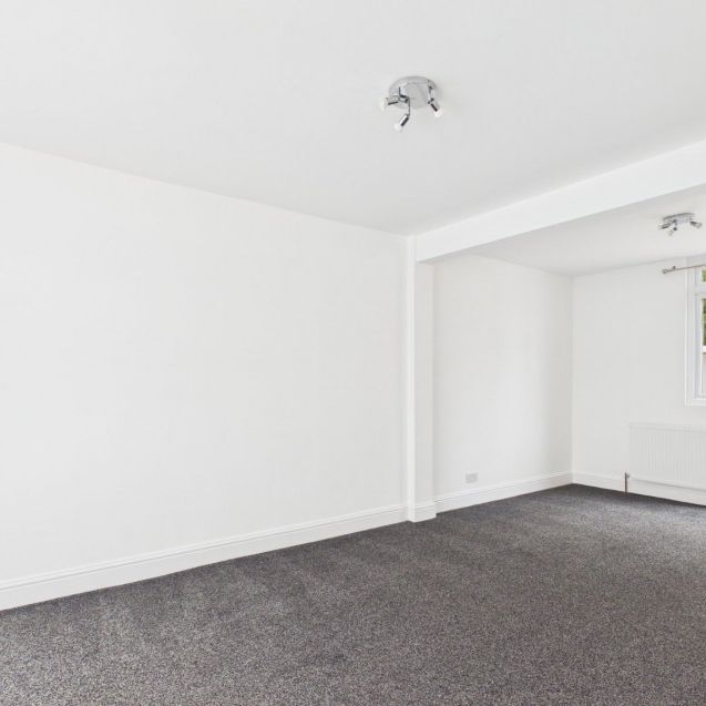 Fernside Avenue, Feltham,TW13 - Photo 1
