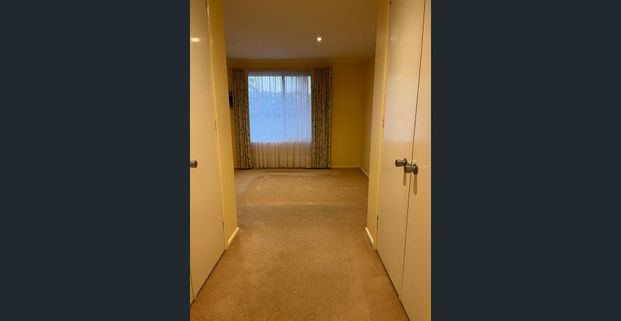 Family home with large backyard on 3 month lease - Photo 1