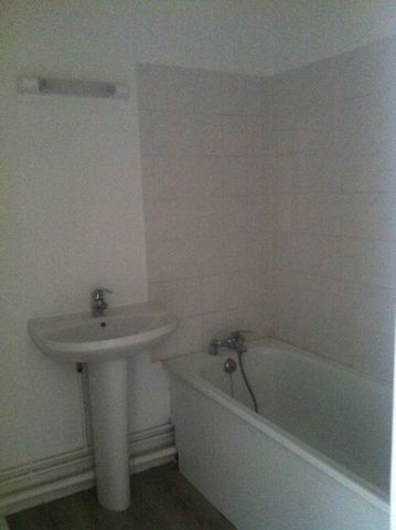 Location Appartement 3 pièces 60m² - Photo 2
