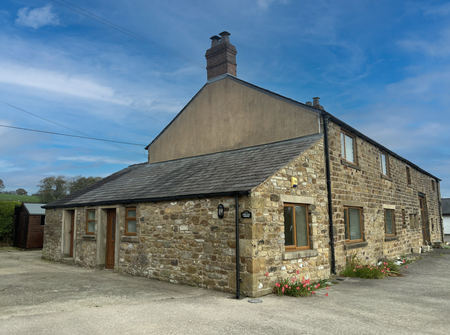 Starch Hall Farmhouse, Gallows Lane - Photo 2