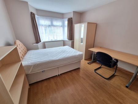 4 Bed Student Accommodation - Photo 5