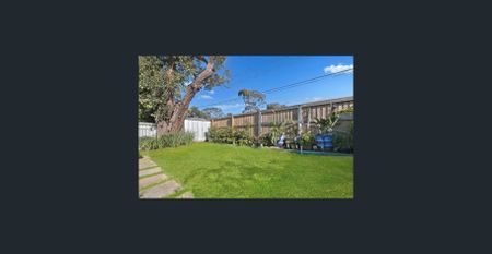 LEVEL FAMILY HOME - Photo 3