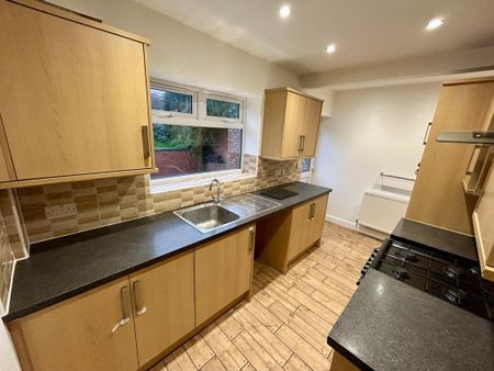3 bedroom semi-detached house to rent - Photo 2
