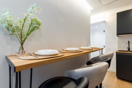 Modern room with private bathroom - Photo 5