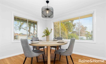 TASTEFULLY RENOVATED TWO STOREY WITH VIEWS - Photo 4