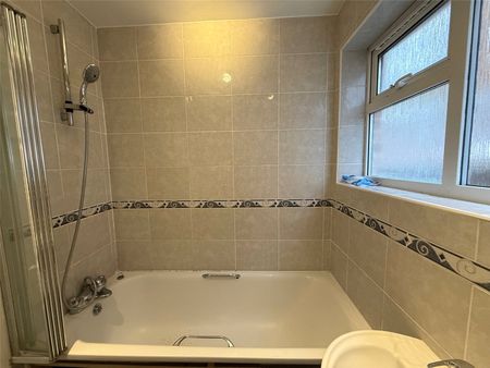 Jasmin Road, Epsom, Surrey, KT19 9EA - Photo 5