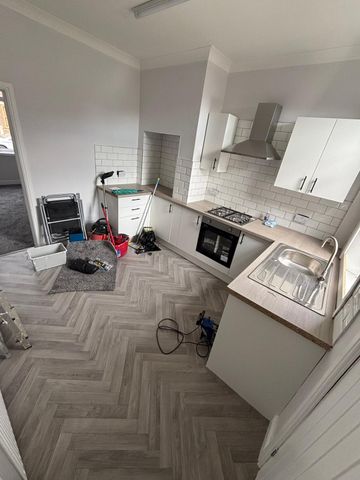 Newly Refurbished 2-Bedroom Home | Sought-After South Hindley Location – £750pcm - Photo 5