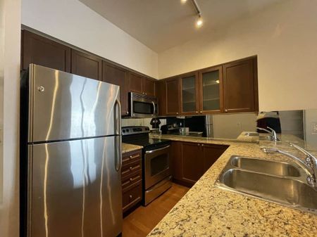 COLLEGE PARK PHASE II: Bay & College (761 Bay St) AD#103908 - Photo 2