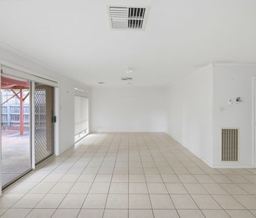 WONDERFUL WESTLAKES - Photo 3