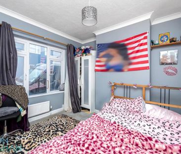 4 bedroom terraced house to rent - Photo 2