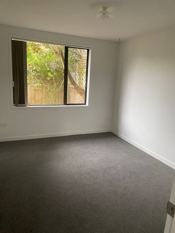 2 bedroom unit close to Mt Albert train station - Photo 3