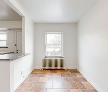 For Lease - 686A The Queensway N/A, Toronto, Ontario - Photo 2