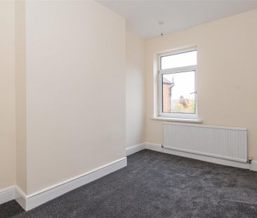 3 bed House - Mid Terrace To Let - Photo 5