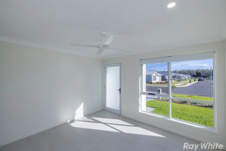 BEAUTIFUL BRAND NEW 3 BEDROOM VILLA! - Photo 2
