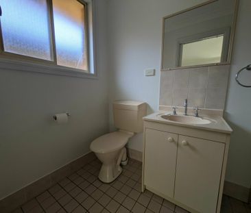 62 Oriole Street, Glenmore Park NSW - Photo 5