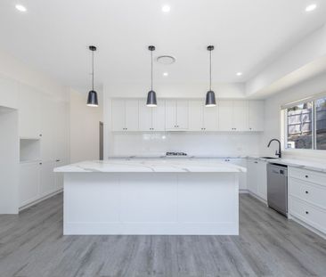 Brand New Modern Family Home - 6 or 12 Month Lease - Photo 5