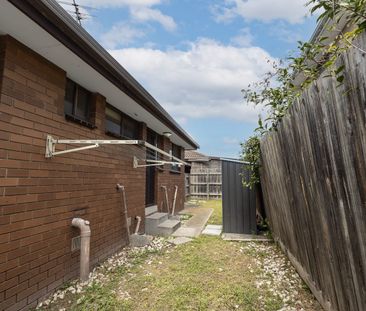 Neat Two-Bedroom Unit in Prime Lalor Location - Photo 2