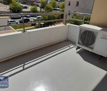 Location Appartement 2 pièces 59m² ST PRIEST EN JAREZ 42270 - Photo 2