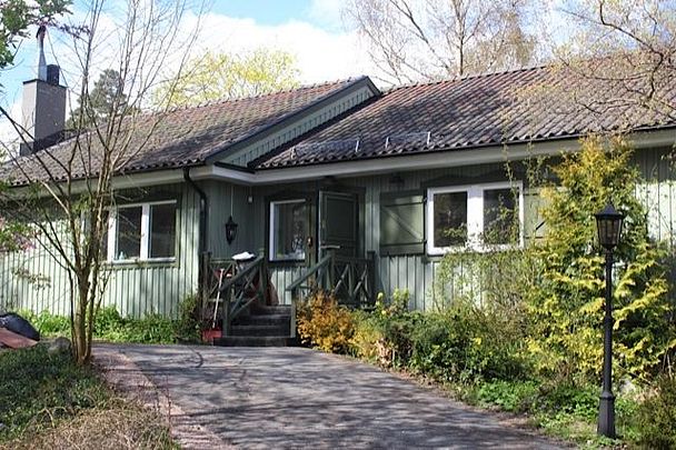 VILLA FOR RENT IN LIDINGÖ - Photo 1