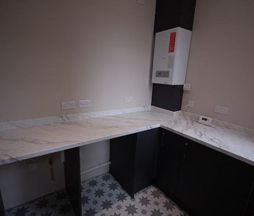 3 bedroom semi-detached house to rent - Photo 6