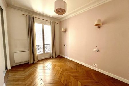 Appartement à louer à Paris 8Ème - Photo 2