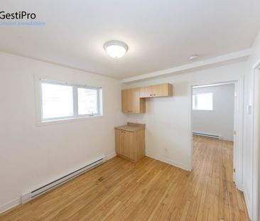 725 Godbout Est - Photo 1