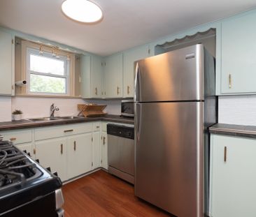 For Lease - 5853 Mcleod Road, Niagara Falls, Ontario - Photo 2