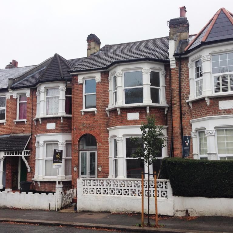 4 bedroom terraced house to rent - Photo 1