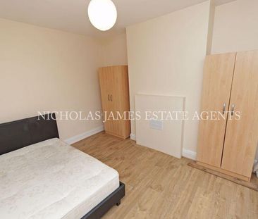 1 bedroom in a house share to rent - Photo 2