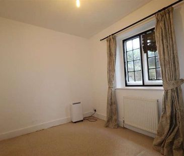 Barracks Square, Macclesfield, Cheshire, SK11 - Photo 2