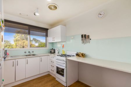 PERFECTLY POSITIONED TWO BEDROOM UNIT - Photo 5