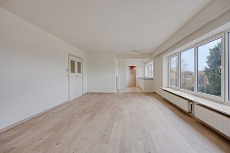 Zonnig appartement met ruime slaapkamers en groot terras vlakbij Leuven - EPC 221 kWh/m² - bewoonbare oppervlakte 99 m² - Photo 2