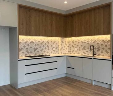 Brand New 3 Bedroom in Milldale! Walk to School! - Photo 4