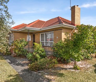 3 Red Hill Rd, Springvale, Vic 3171 - Photo 1