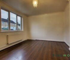 3 BEDROOM House - Semi-Detached - Photo 3