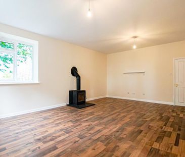 3 bedroom apartment to rent - Photo 2