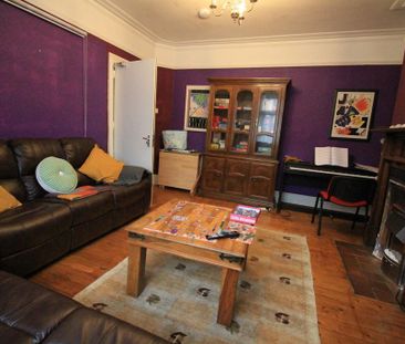 6 bedroom terraced house to rent - Photo 1