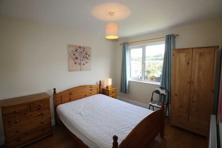 The Brambles, Pembroke Wood - Photo 4