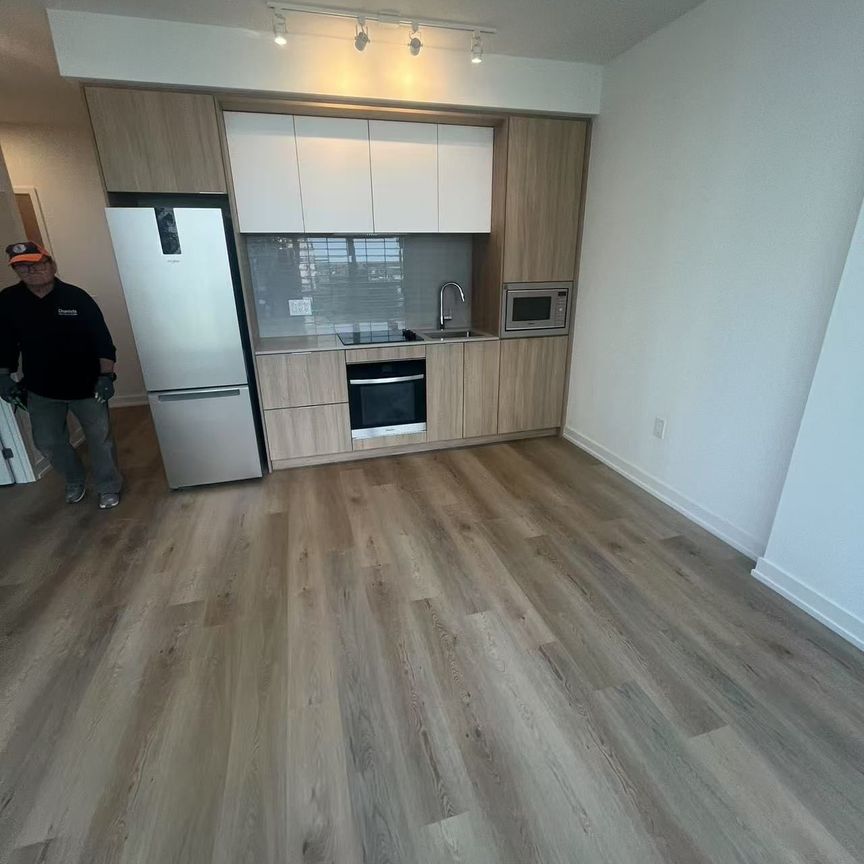 For Lease - 395 Square one Drive, Mississauga, Ontario - Photo 1