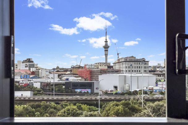 Modern Luxury - Unbeatable Location - Photo 1