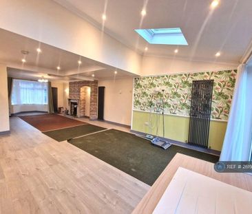 3 bedroom semi-detached house to rent - Photo 2