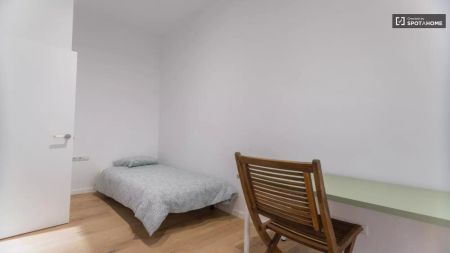 2-bedroom apartment for rent in Nou Moles, bills included - Foto 2