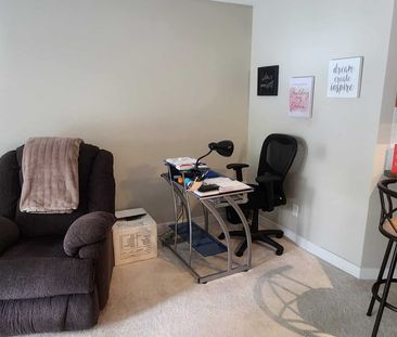 Big, Ground Floor 1 bed + den at Waterscapes - Photo 6