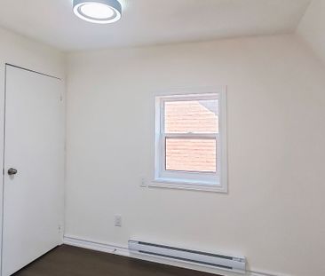 For Lease - 859 1/2 Bathurst Street Unit# Upper, Toronto, Ontario - Photo 5